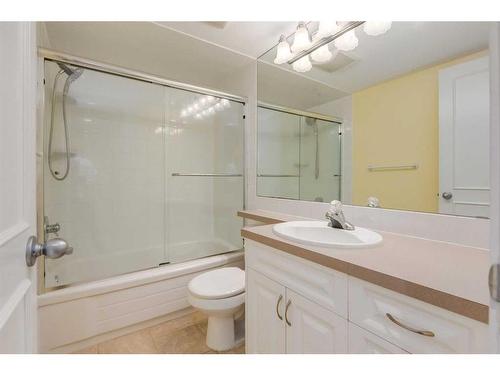 2211 45 Street Se, Calgary, AB - Indoor Photo Showing Bathroom