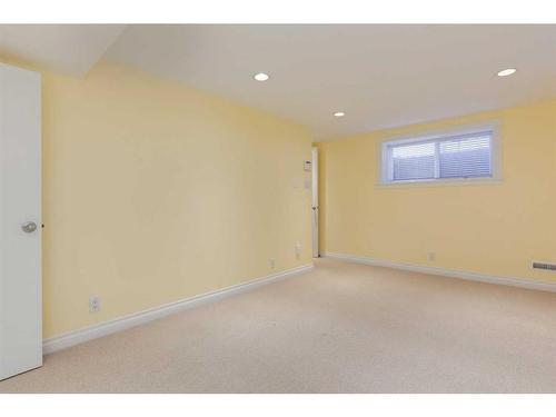 2211 45 Street Se, Calgary, AB - Indoor Photo Showing Other Room