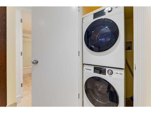 2211 45 Street Se, Calgary, AB - Indoor Photo Showing Laundry Room