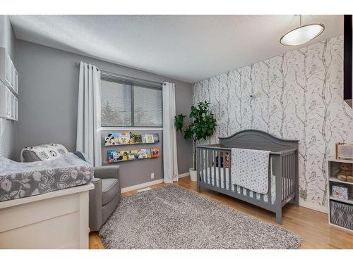 12 Ogmoor Crescent Se, Calgary, AB - Indoor Photo Showing Bedroom