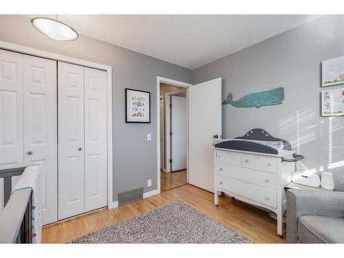 12 Ogmoor Crescent Se, Calgary, AB - Indoor Photo Showing Bedroom