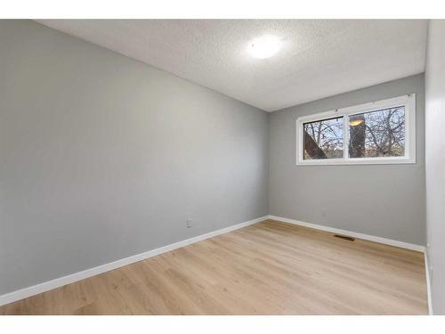 220 Forest Way Se, Calgary, AB - Indoor Photo Showing Other Room