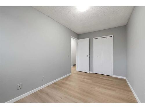 220 Forest Way Se, Calgary, AB - Indoor Photo Showing Other Room