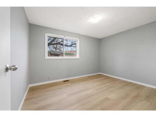 220 Forest Way Se, Calgary, AB - Indoor Photo Showing Other Room