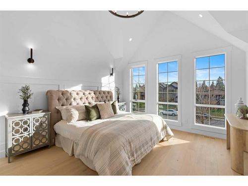 224 24 Avenue Nw, Calgary, AB - Indoor Photo Showing Bedroom