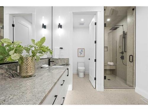 224 24 Avenue Nw, Calgary, AB - Indoor Photo Showing Bathroom