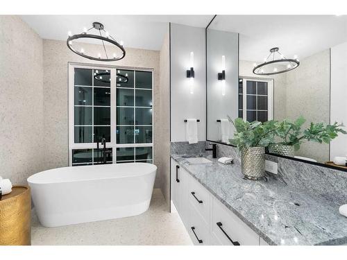 224 24 Avenue Nw, Calgary, AB - Indoor Photo Showing Bathroom