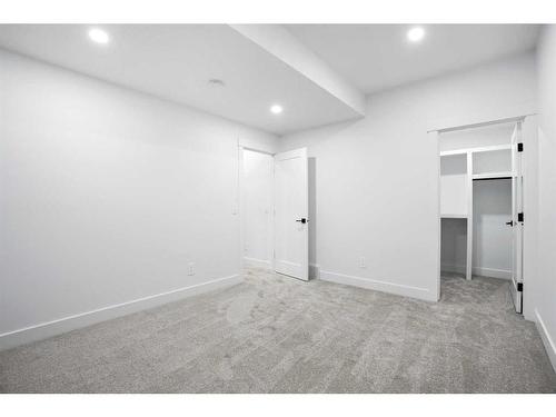 224 24 Avenue Nw, Calgary, AB - Indoor Photo Showing Other Room