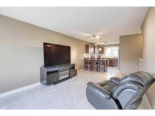 1802-2461 Baysprings Link Sw, Airdrie, AB - Indoor Photo Showing Living Room