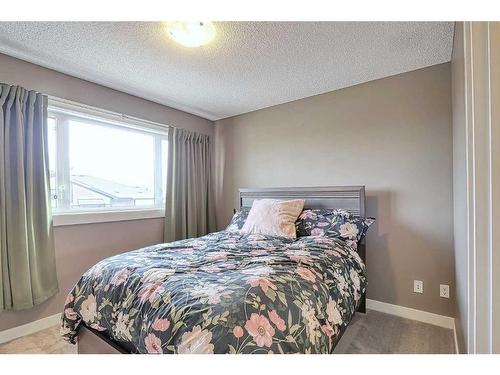 1802-2461 Baysprings Link Sw, Airdrie, AB - Indoor Photo Showing Bedroom