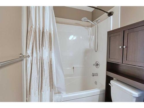 1802-2461 Baysprings Link Sw, Airdrie, AB - Indoor Photo Showing Bathroom