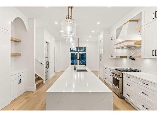 1623 21 Avenue Nw, Calgary, AB - Indoor Photo Showing Kitchen With Upgraded Kitchen