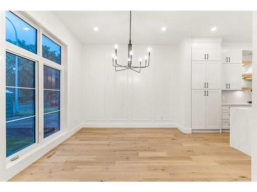 1623 21 Avenue Nw, Calgary, AB - Indoor Photo Showing Kitchen