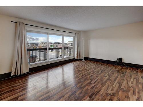 301-1335 12 Avenue Sw, Calgary, AB - Indoor Photo Showing Other Room