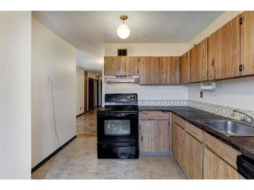 301-1335 12 Avenue Sw, Calgary, AB - Indoor Photo Showing Kitchen