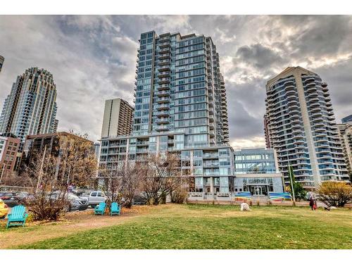 1102-1025 5 Avenue Sw, Calgary, AB - Outdoor With Facade