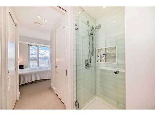 1102-1025 5 Avenue Sw, Calgary, AB - Indoor Photo Showing Bathroom