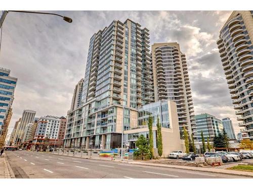 1102-1025 5 Avenue Sw, Calgary, AB - Outdoor With Facade