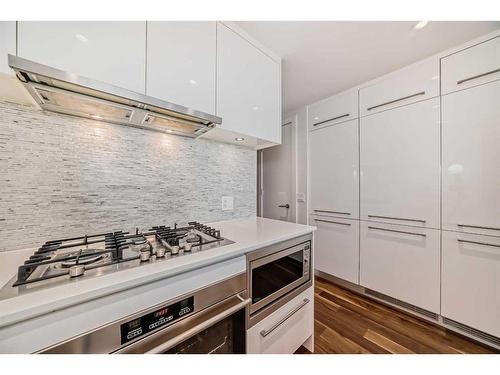 1102-1025 5 Avenue Sw, Calgary, AB - Indoor Photo Showing Kitchen