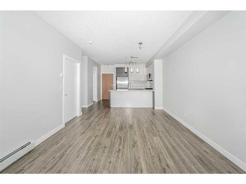 3109-95 Burma Star Road Sw, Calgary, AB - Indoor Photo Showing Other Room