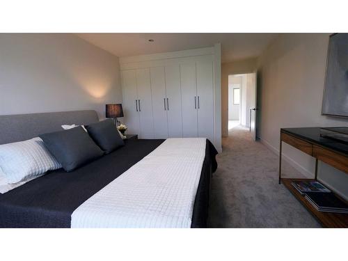 218 Point Mckay Terrace Nw, Calgary, AB - Indoor Photo Showing Bedroom