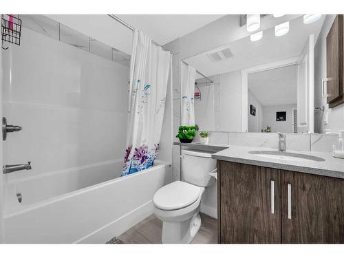 2107-6118 80 Avenue Ne, Calgary, AB - Indoor Photo Showing Bathroom