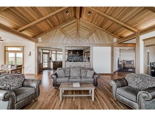 610107 184 Street East, Rural Foothills County, AB - Indoor Photo Showing Living Room