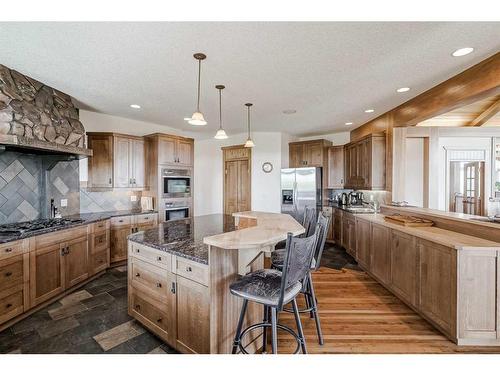 610107 184 Street East, Rural Foothills County, AB - Indoor Photo Showing Kitchen With Upgraded Kitchen