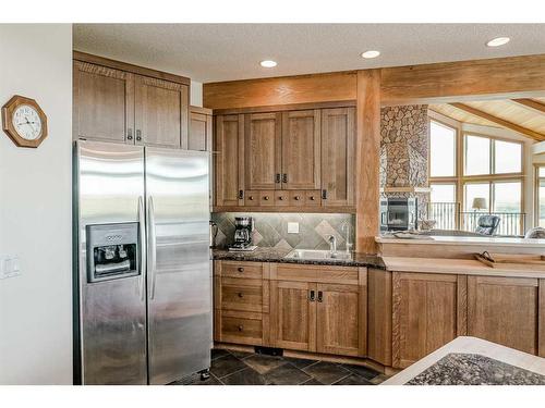 610107 184 Street East, Rural Foothills County, AB - Indoor Photo Showing Kitchen