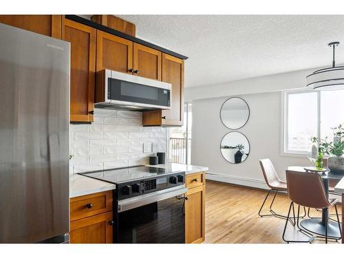 35-4915 8 Street Sw, Calgary, AB - Indoor Photo Showing Other Room