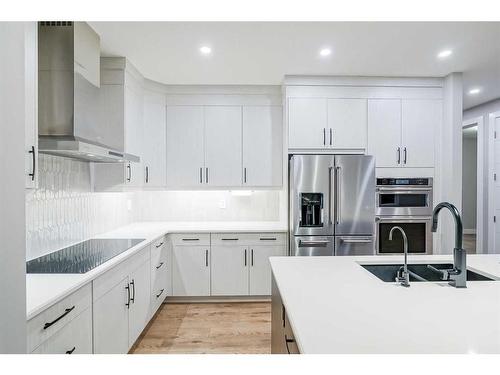 330 Yorkville Road Sw, Calgary, AB - Indoor Photo Showing Kitchen With Double Sink With Upgraded Kitchen