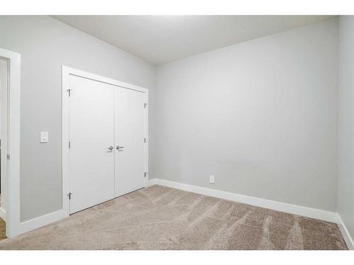 330 Yorkville Road Sw, Calgary, AB - Indoor Photo Showing Other Room