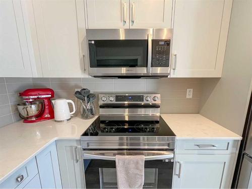 5213-200 Seton Circle Se, Calgary, AB - Indoor Photo Showing Kitchen