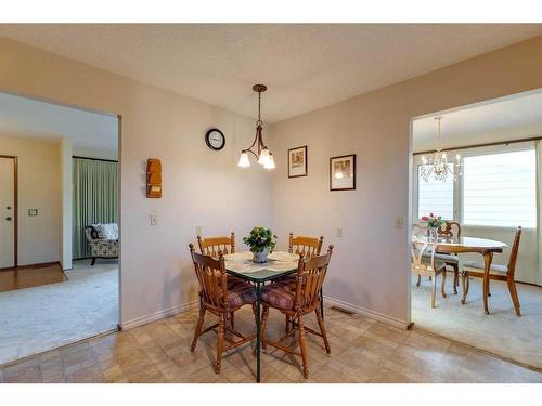 4911 Vantage Crescent Nw, Calgary, AB - Indoor Photo Showing Dining Room