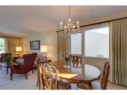 4911 Vantage Crescent Nw, Calgary, AB - Indoor Photo Showing Dining Room