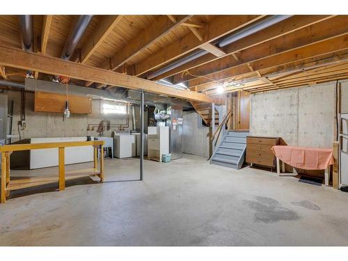 4911 Vantage Crescent Nw, Calgary, AB - Indoor Photo Showing Basement