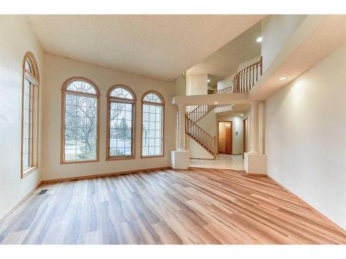 1045 Shawnee Drive Sw, Calgary, AB - Indoor Photo Showing Other Room