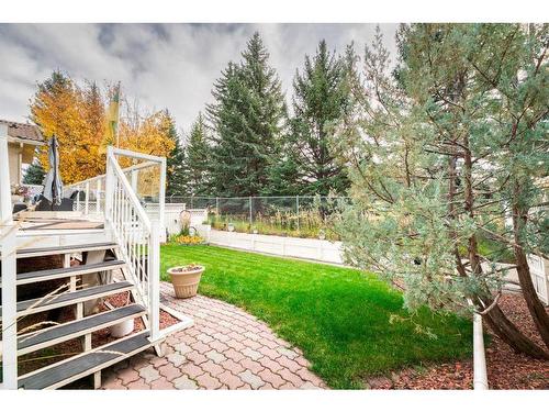 1045 Shawnee Drive Sw, Calgary, AB - Outdoor