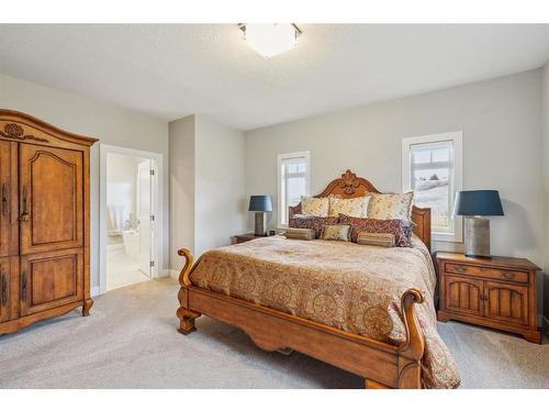 354015 Meridian Street, Rural Foothills County, AB - Indoor Photo Showing Bedroom