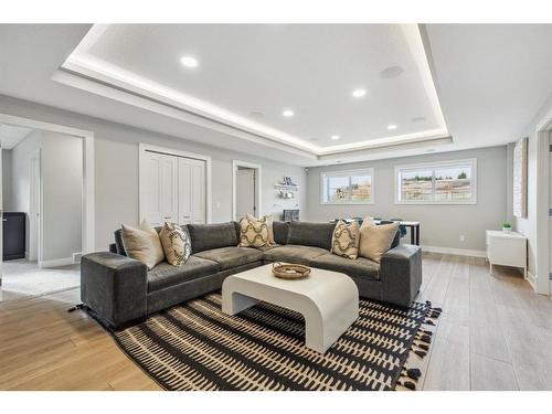 354015 Meridian Street, Rural Foothills County, AB - Indoor Photo Showing Living Room