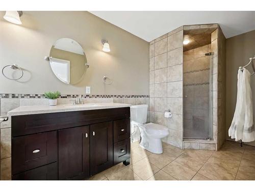 56 Woodfern Way Sw, Calgary, AB - Indoor Photo Showing Bathroom