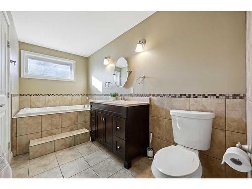 56 Woodfern Way Sw, Calgary, AB - Indoor Photo Showing Bathroom