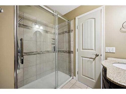 56 Woodfern Way Sw, Calgary, AB - Indoor Photo Showing Bathroom