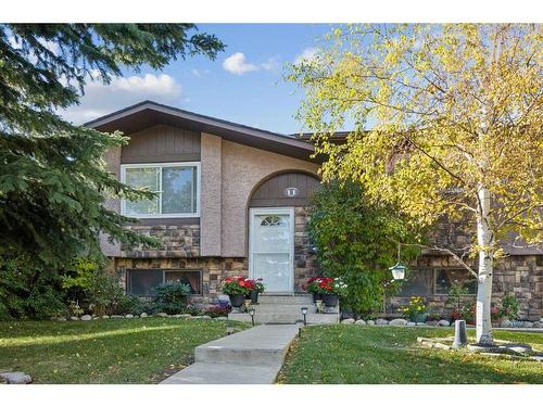 11 Edgeford Road Nw, Calgary, AB - Outdoor