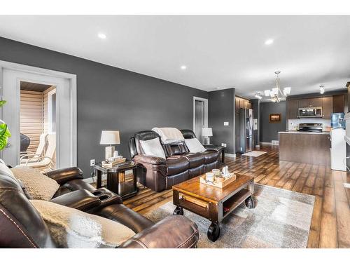 2 Violet Close, Olds, AB - Indoor Photo Showing Living Room