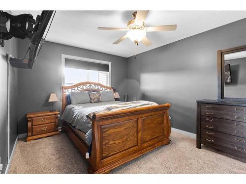 2 Violet Close, Olds, AB - Indoor Photo Showing Bedroom