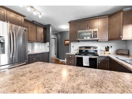 2 Violet Close, Olds, AB - Indoor Photo Showing Kitchen With Stainless Steel Kitchen