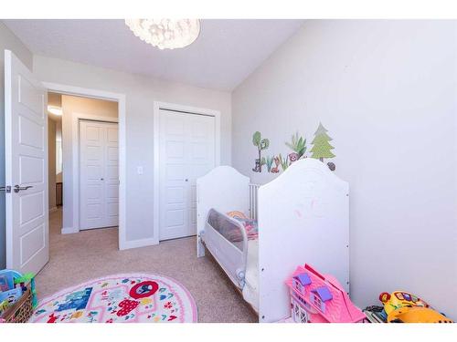 107 Pantego Lane Nw, Calgary, AB - Indoor Photo Showing Bedroom