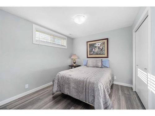 60 Del Monica Villas Ne, Calgary, AB - Indoor Photo Showing Bedroom