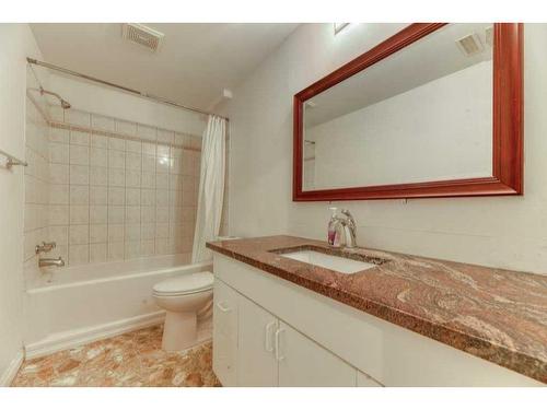 144 Cove Rise, Chestermere, AB - Indoor Photo Showing Bathroom